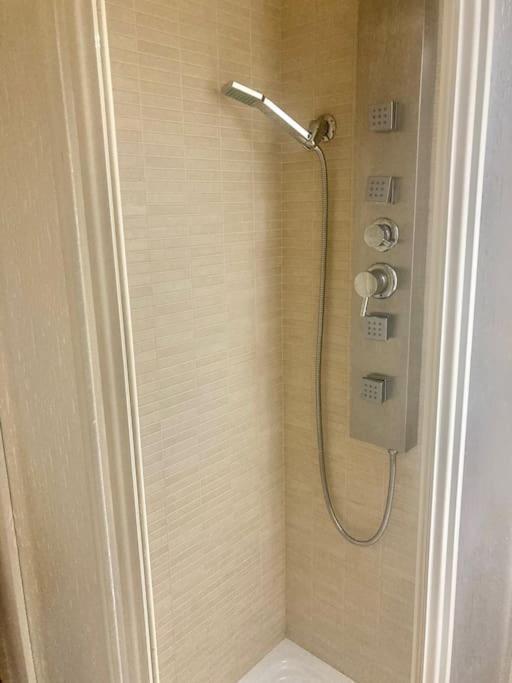 Magnifico Apartamento En El Centro De Puigcerda Luaran gambar